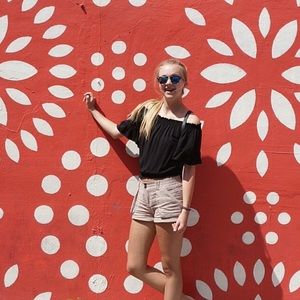 Brandy Melville Off-The Shoulder Top